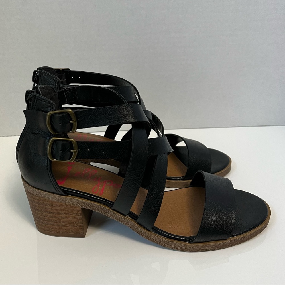 Jellypop Honeydew, women’s 7.5 black open toe block heel sandals.